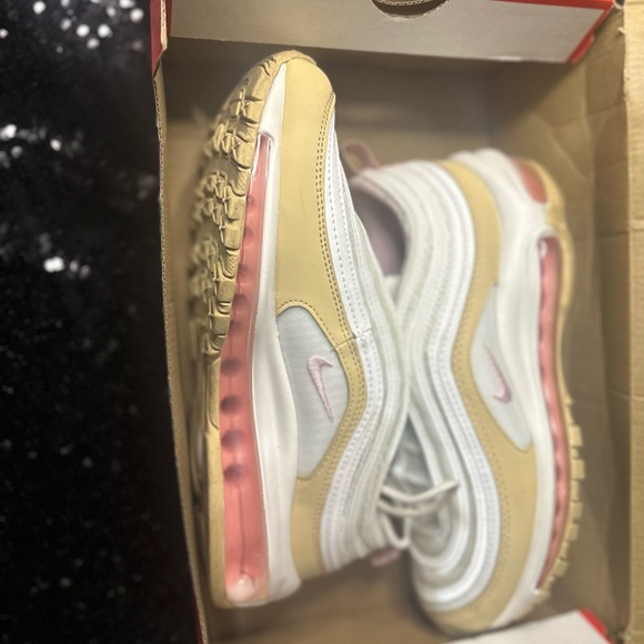 Nike Air Max - Picture 3 of 7